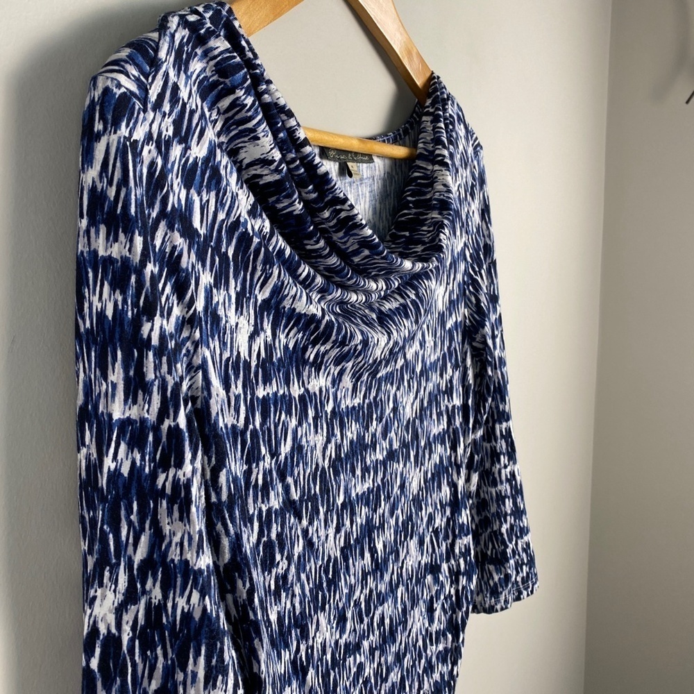 Rose & Olive Women's 3/4 Sleeve Blue/White Stretchy Tunic Top Size Medium - Picture 4 of 13